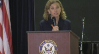 Wasserman Schultz Praises Bipartisanship Leadership in Surfside