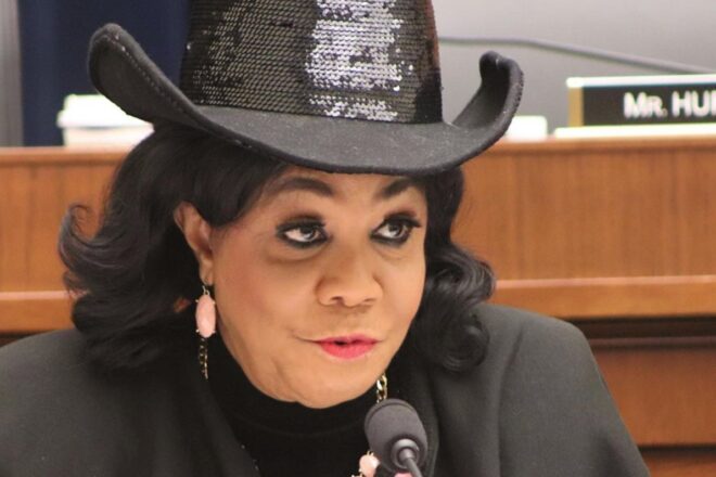 Frederica Wilson accuses Trump of pushing war with Iran