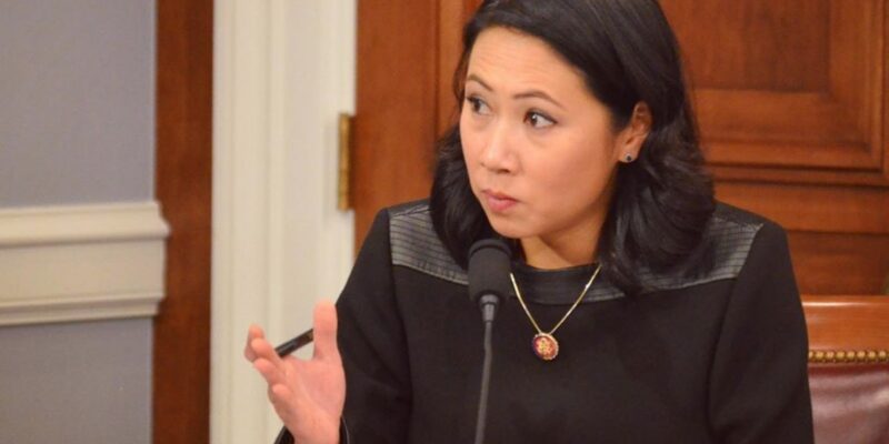 Stephanie Murphy Votes to Hold Trump Associates in Contempt