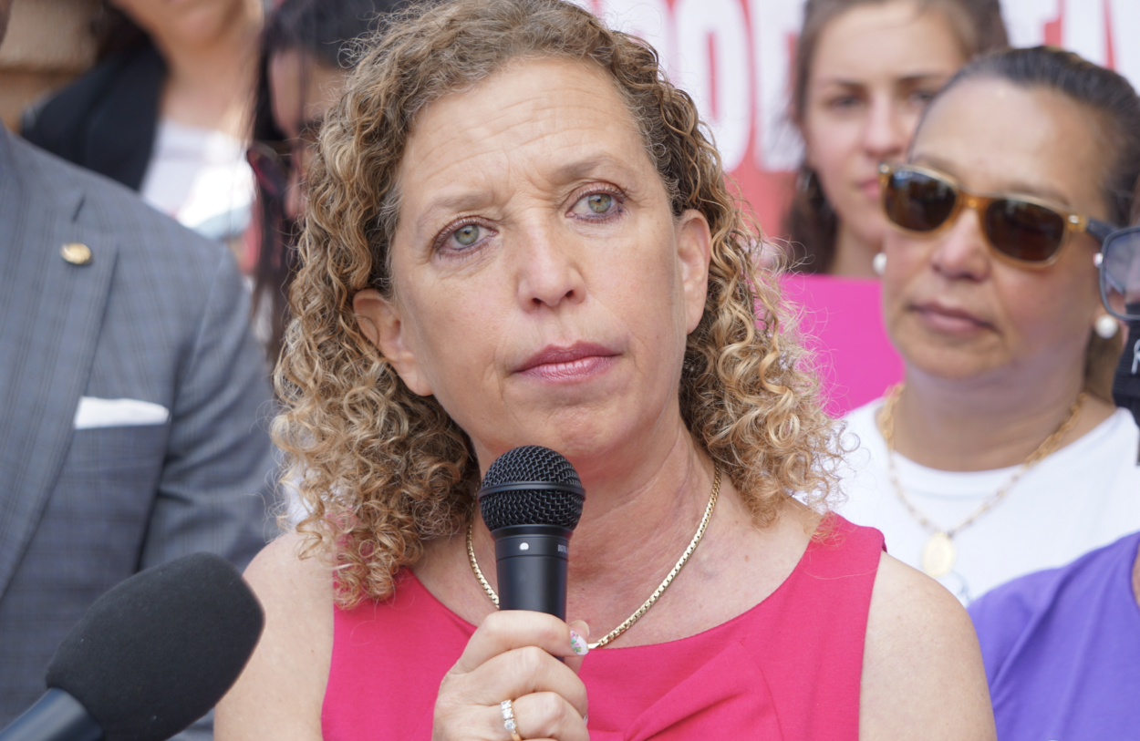 Wasserman Schultz Endorses Charlie Crist for Governor, Taddeo for Congress